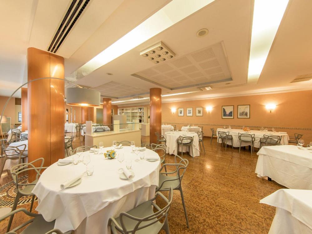 Ristorante Hotel Lucia - 100 Mt Dal Mare Giulianova Buitenkant foto